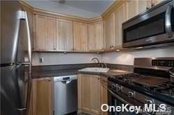 55 Grand Ave #2A - Photo 3 of 11