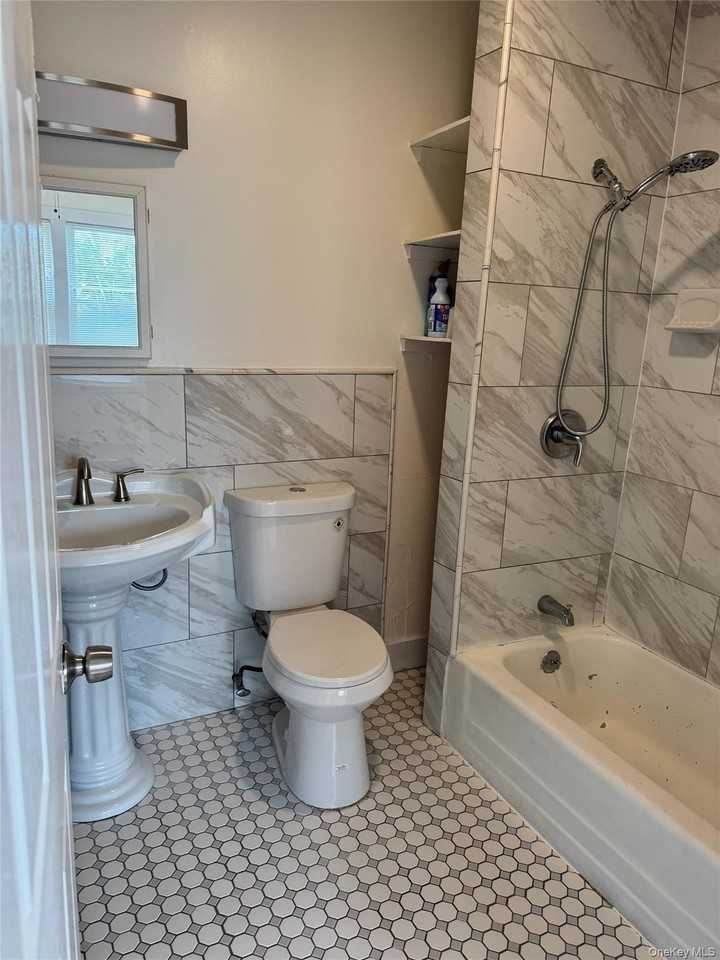 18 West St #2A - Photo 7 of 9