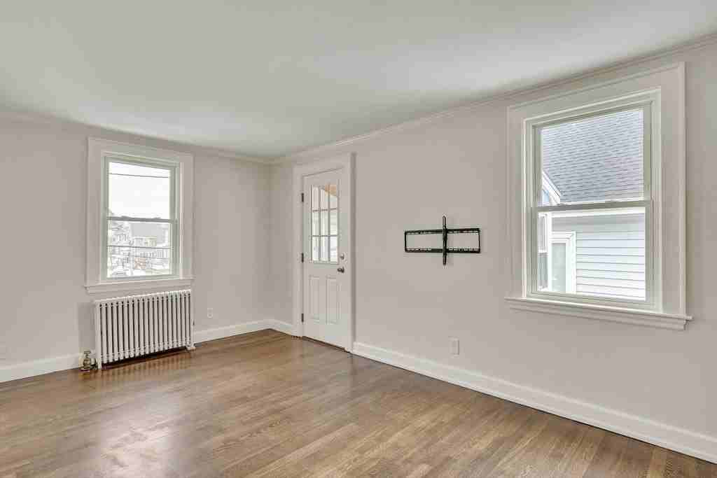 19 Fairview Ave #B - Photo 3 of 36