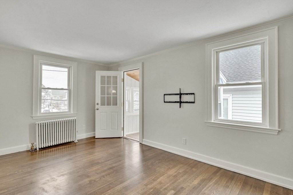 19 Fairview Ave #B - Photo 4 of 36