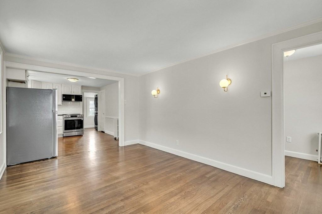19 Fairview Ave #B - Photo 5 of 36