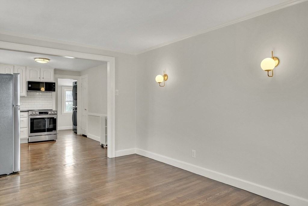19 Fairview Ave #B - Photo 6 of 36