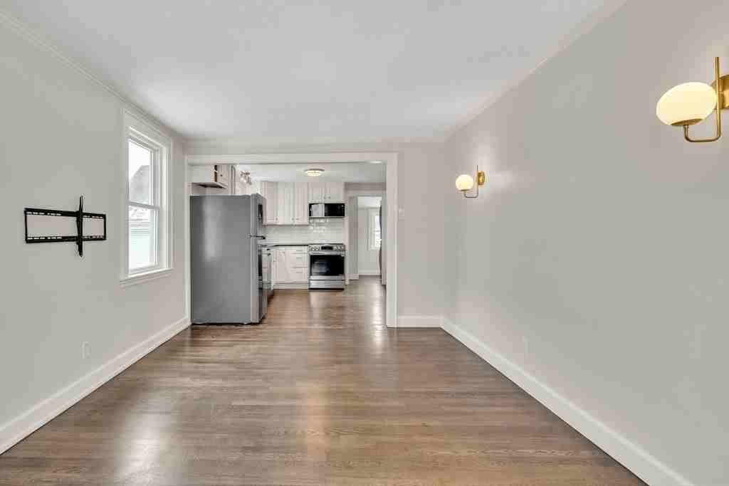 19 Fairview Ave #B - Photo 7 of 36