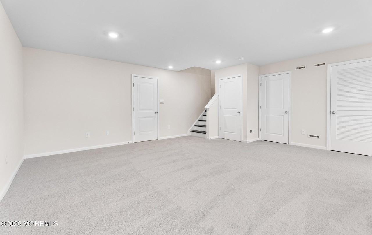 37 Wembley Way - Photo 4 of 28