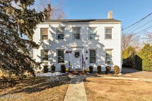 featured image of 41 Main St #UPPER