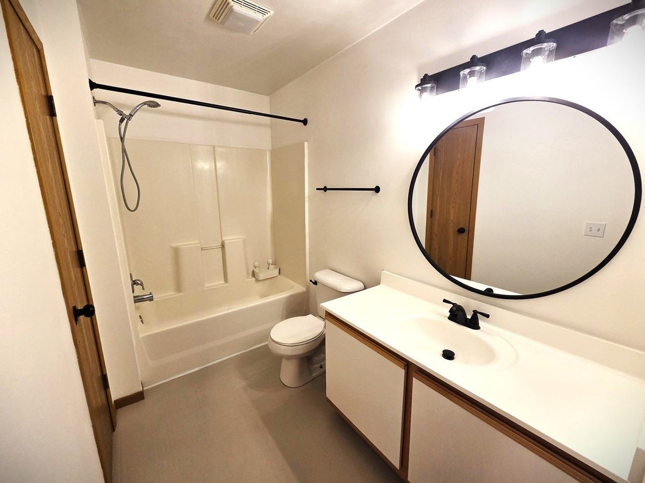 440 Cunat Blvd #2F - Photo 7 of 12