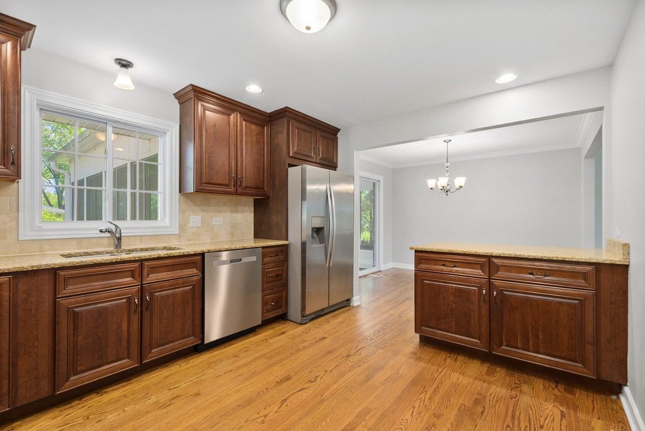 433 Hackberry Rd - Photo 4 of 27