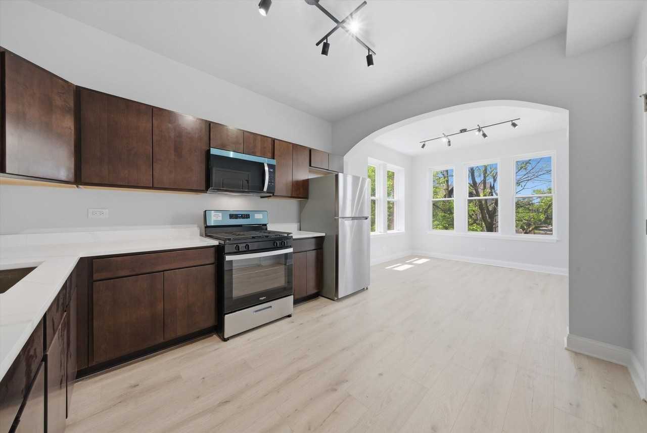 541 N Lawndale Ave #3 - Photo 4 of 13