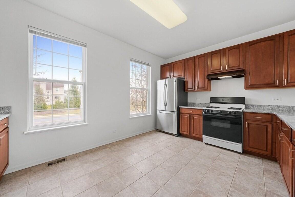 760 Lambert Ln #96-1 - Photo 3 of 17