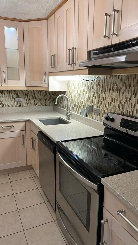 1015 Casa Dr - Photo 3 of 14