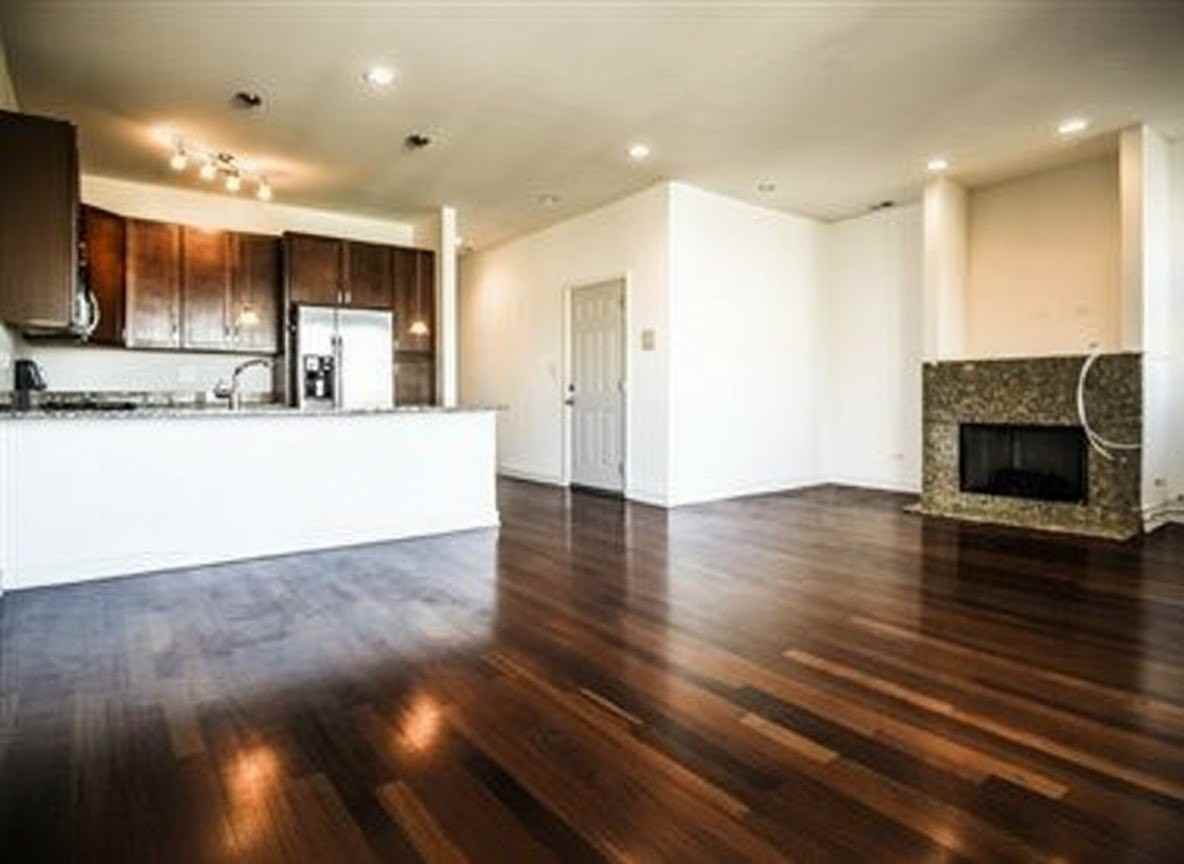 1927 W Irving Park Rd #3 - Photo 4 of 15