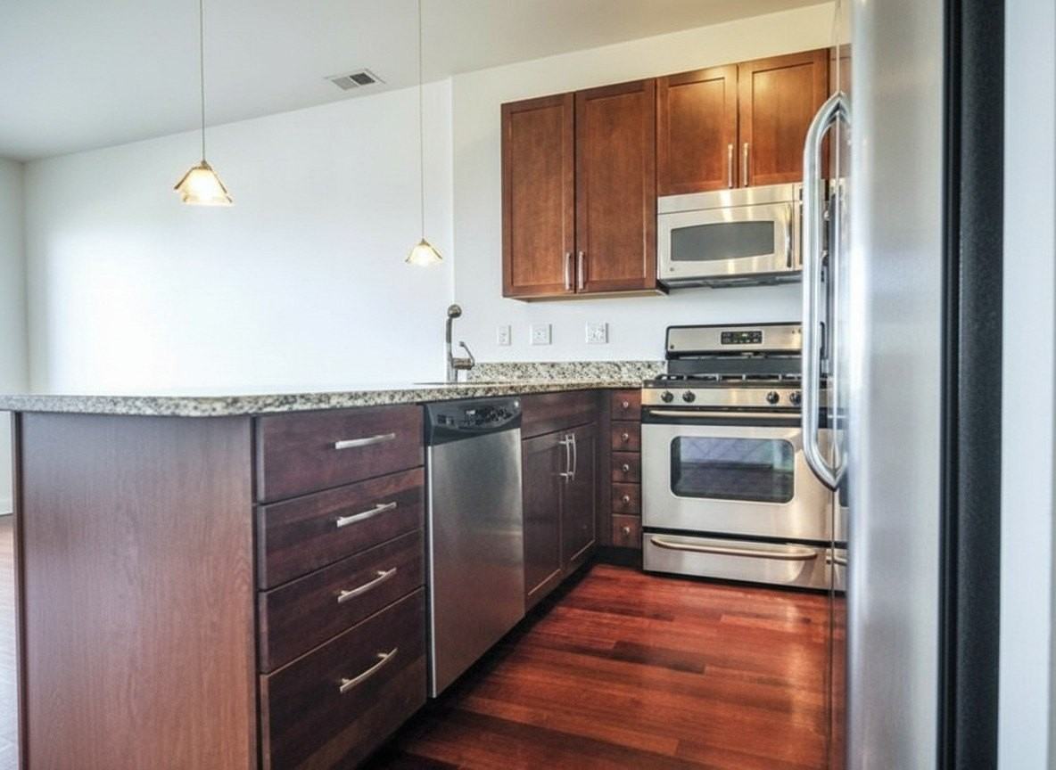 1927 W Irving Park Rd #3 - Photo 6 of 15