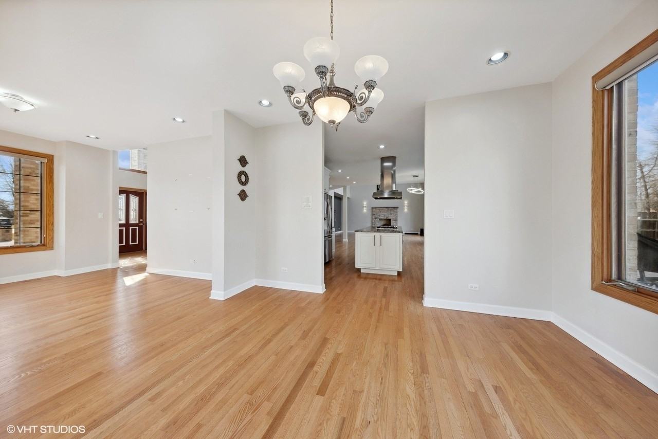 17W234 Massel Ct - Photo 6 of 31