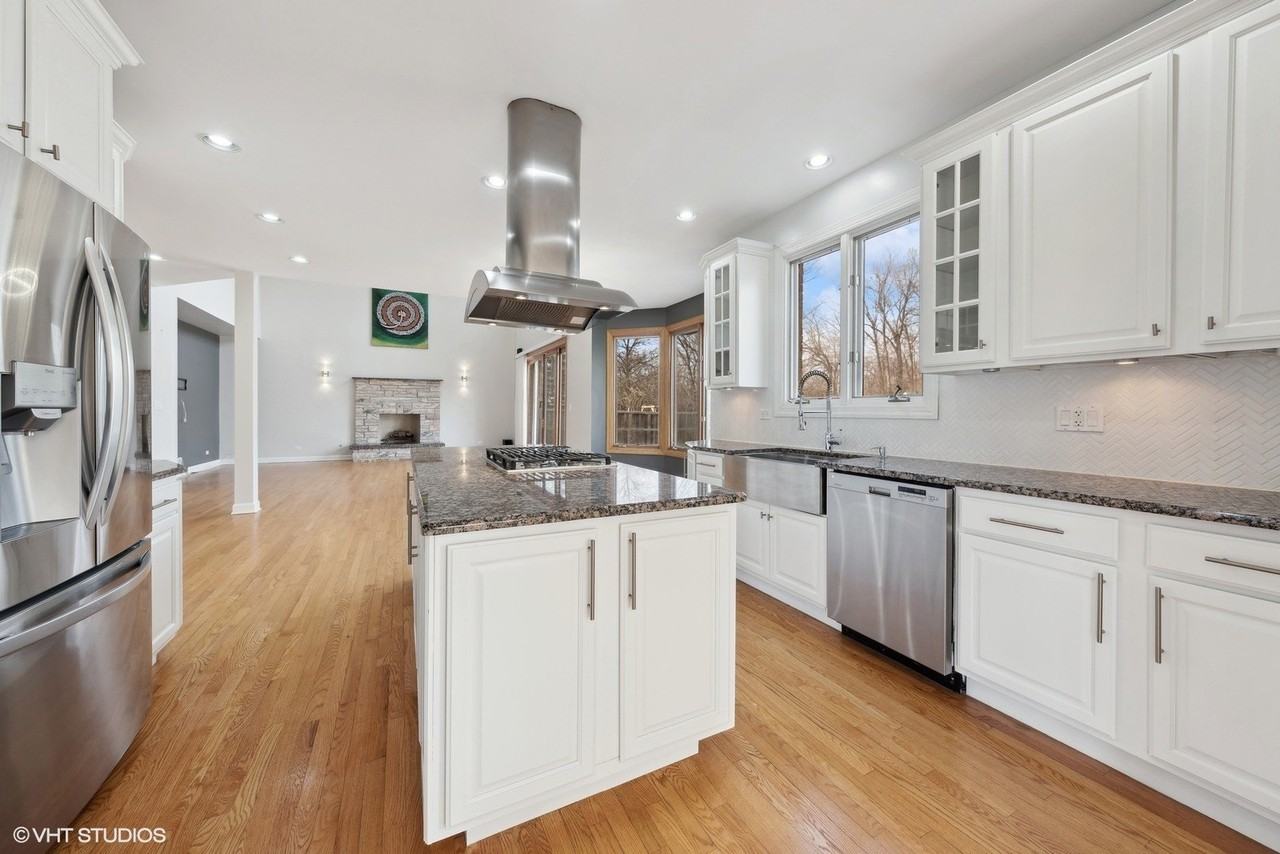 17W234 Massel Ct - Photo 7 of 31