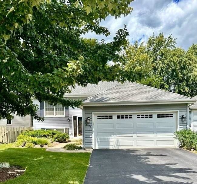 1121 Needham Rd - Photo 2 of 14