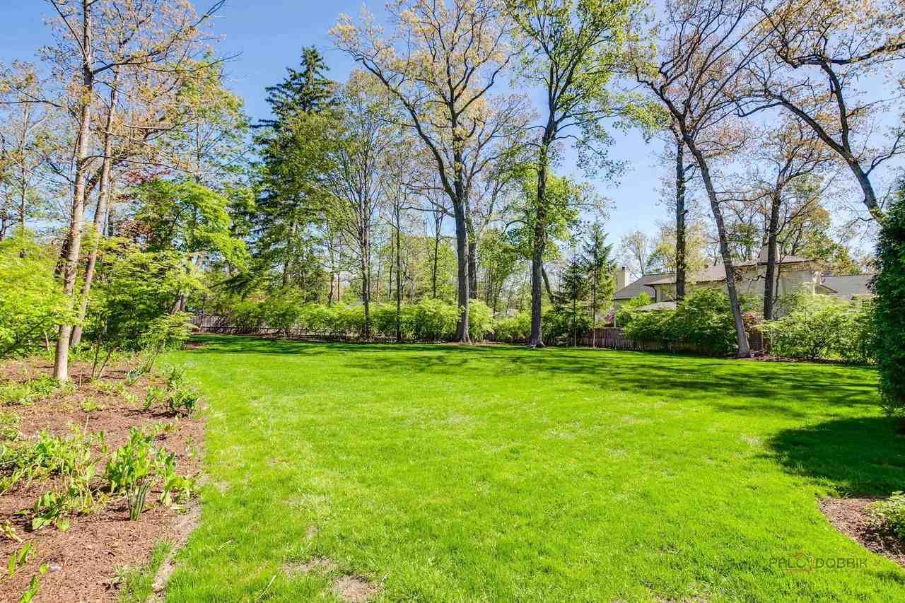 544 Ravine Ave - Photo 2 of 36