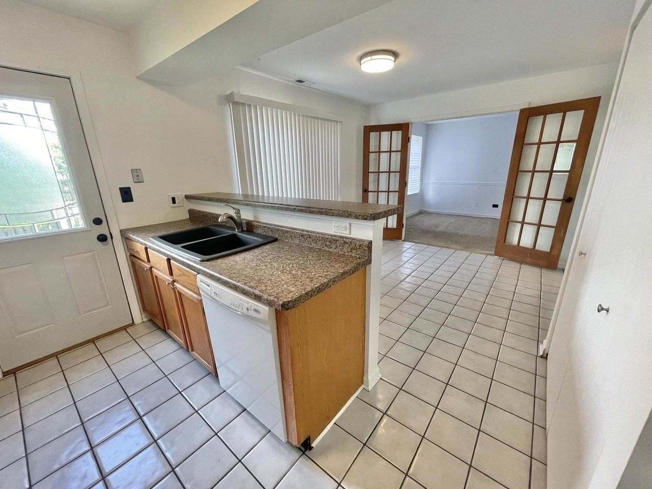 413 Lauren Ln - Photo 5 of 20