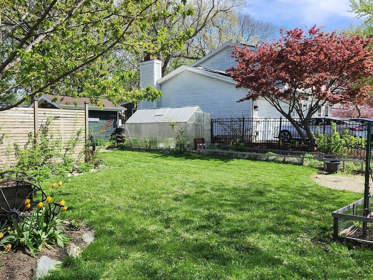 301 Oakbrook Ct - Photo 5 of 46
