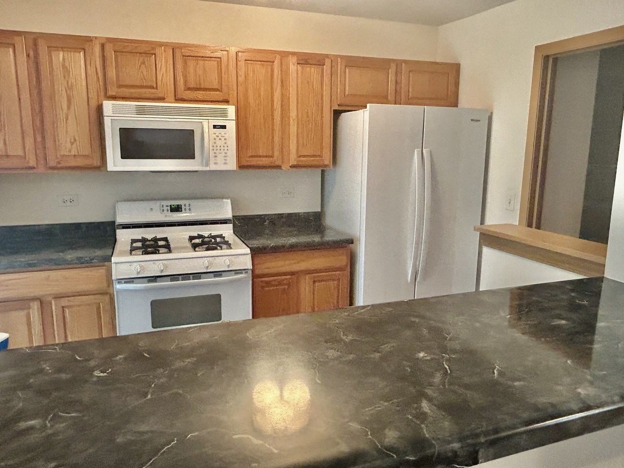 2482 Stoughton Cir - Photo 7 of 12