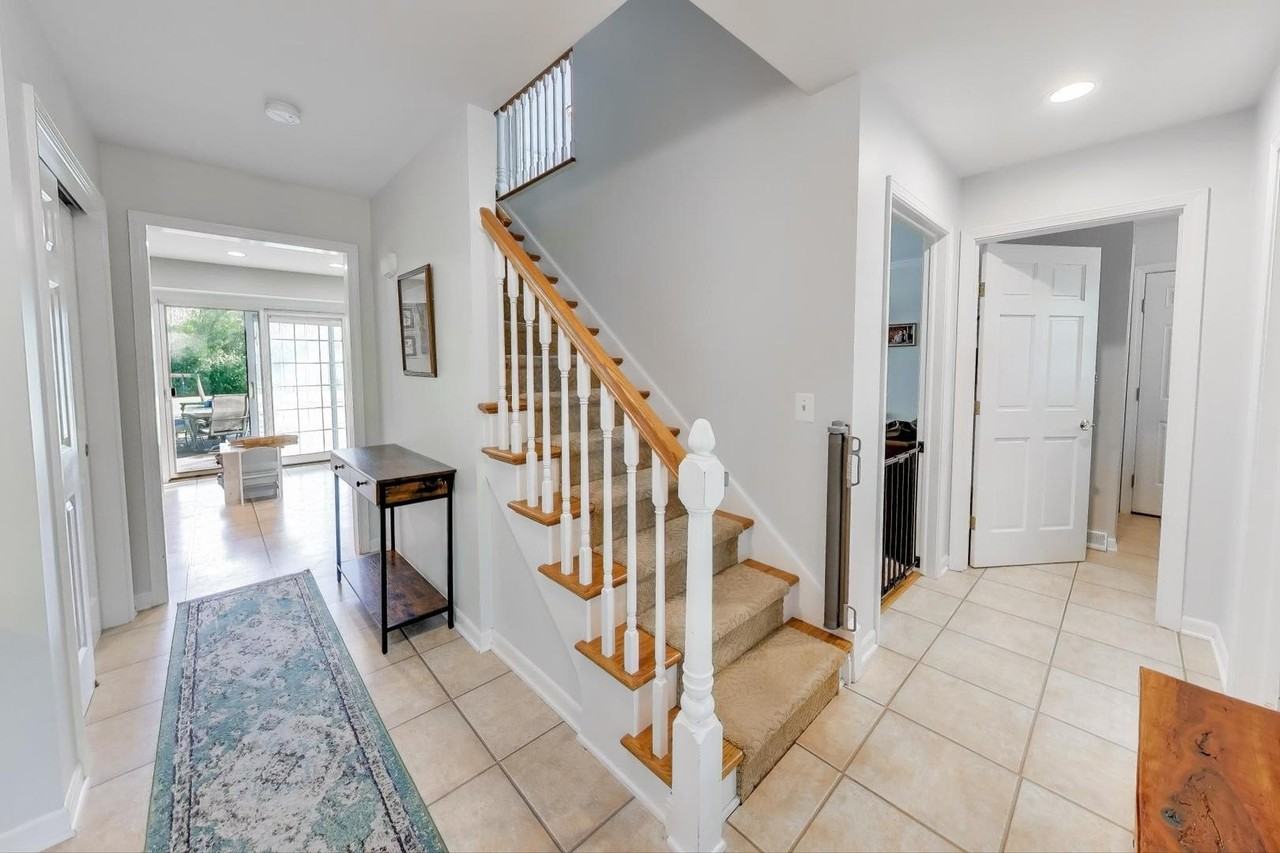 21301 N Woodland Ave - Photo 3 of 41