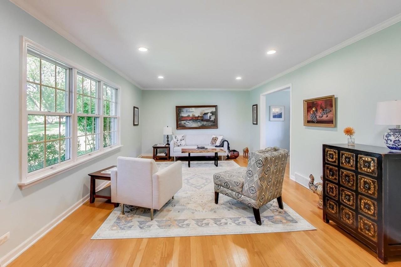 21301 N Woodland Ave - Photo 4 of 41
