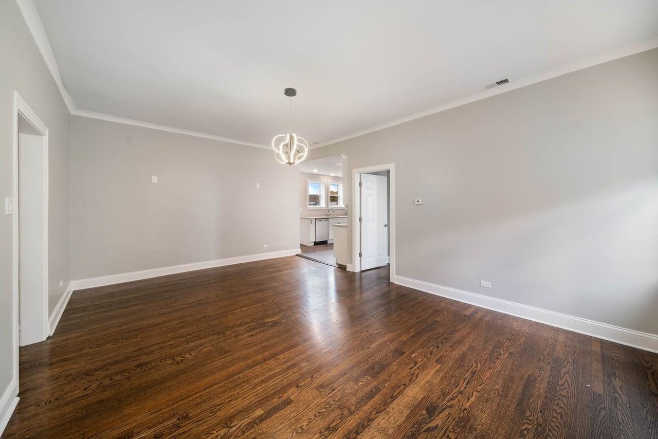5426 W Jackson Blvd #1 - Photo 4 of 10