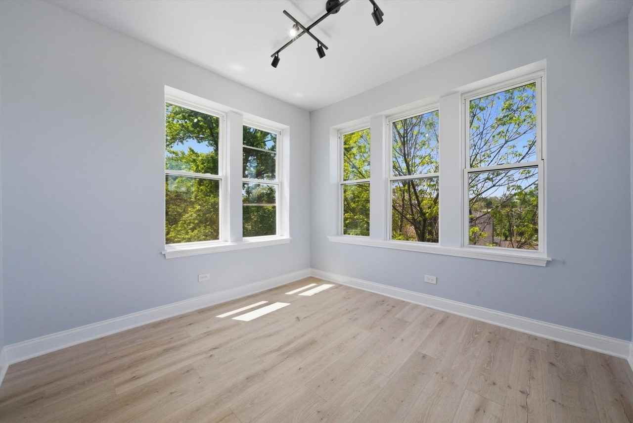 541 N Lawndale Ave #2 - Photo 3 of 13