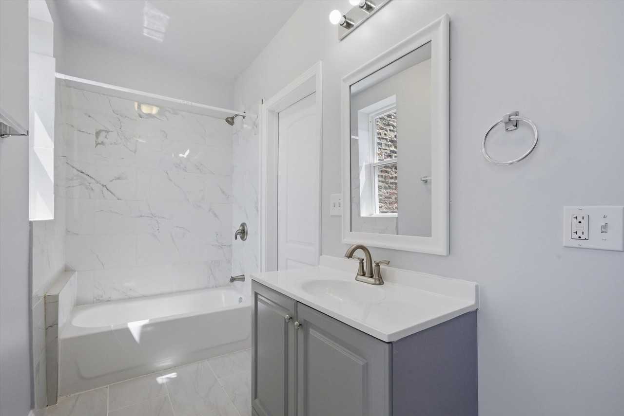 541 N Lawndale Ave #2 - Photo 7 of 13