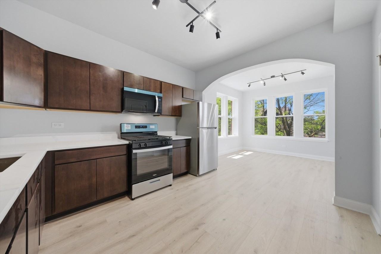 541 N Lawndale Ave #1 - Photo 4 of 13