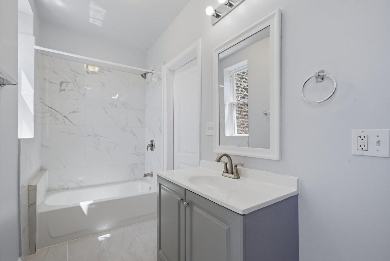 541 N Lawndale Ave - Photo 7 of 13