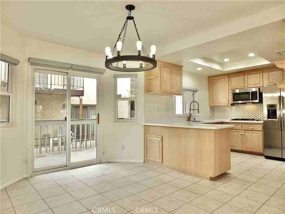 2230 Ohio Ave #1 - Photo 4 of 17