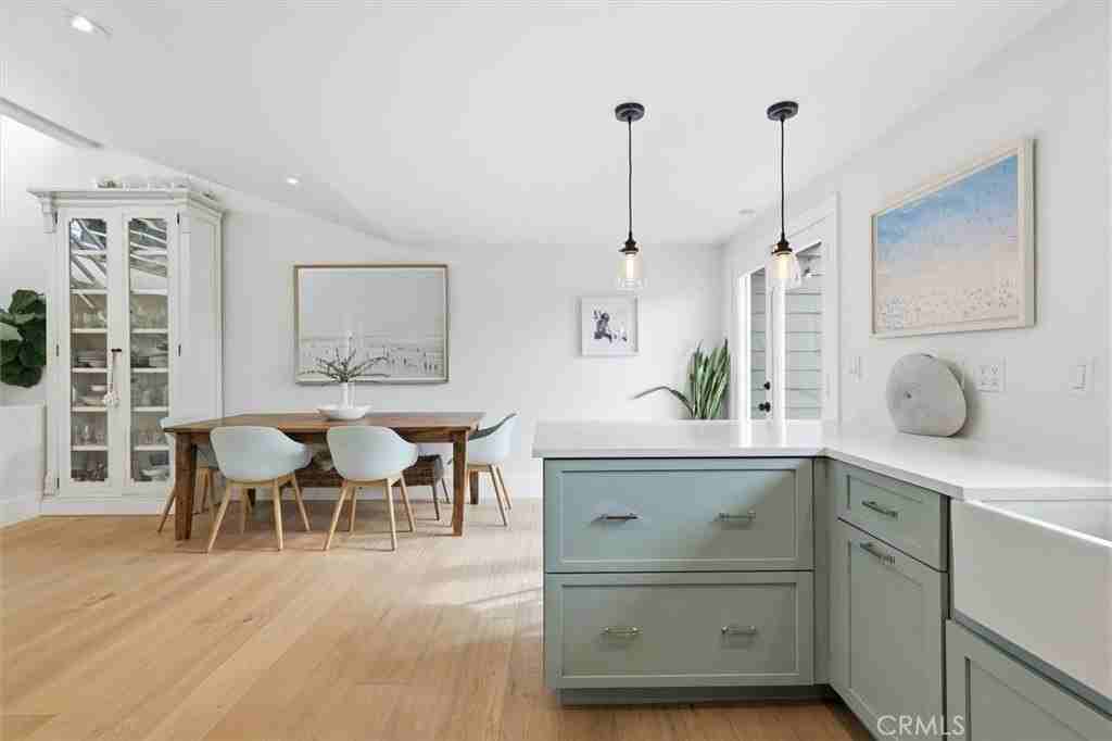 704 S Broadway #L - Photo 2 of 27