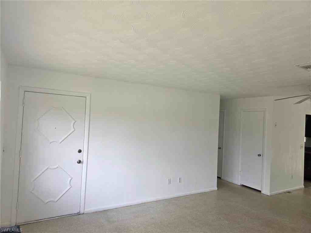 33 Broadway Cir - Photo 2 of 30