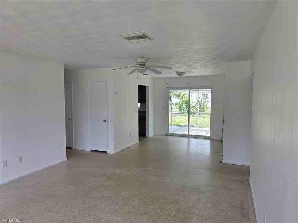 33 Broadway Cir - Photo 5 of 30