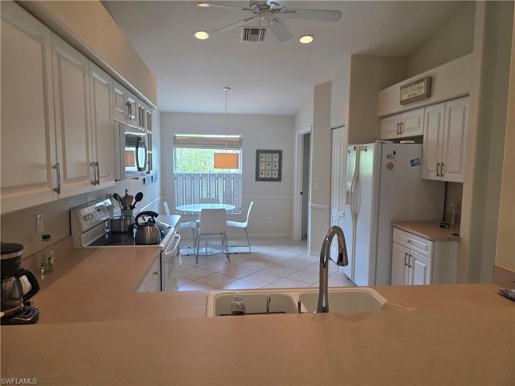 8164 Ibis Cove Cir #B202 - Photo 4 of 22
