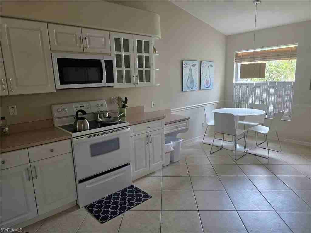 8164 Ibis Cove Cir #B202 - Photo 5 of 22