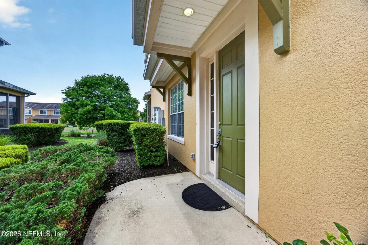 14028 Saddlehill Ct - Photo 4 of 31