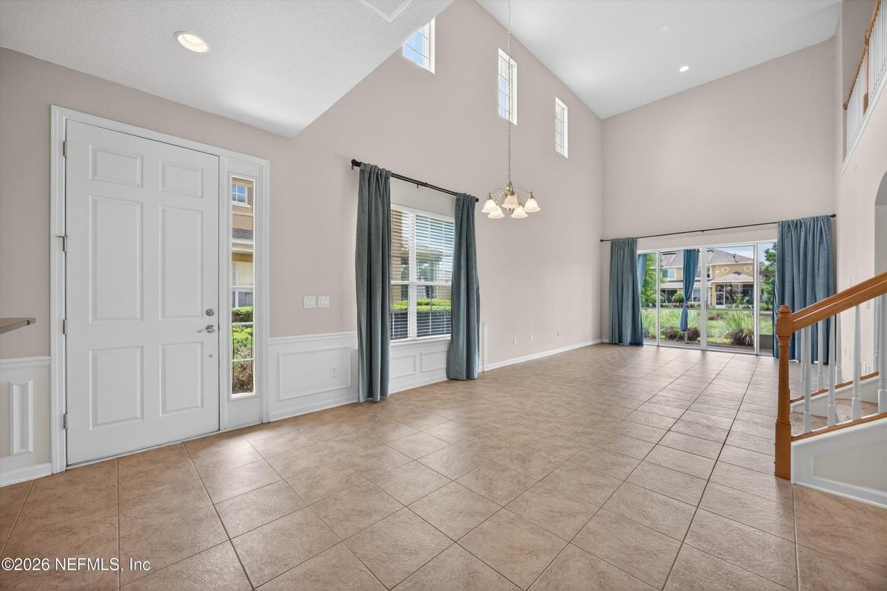 14028 Saddlehill Ct - Photo 7 of 31