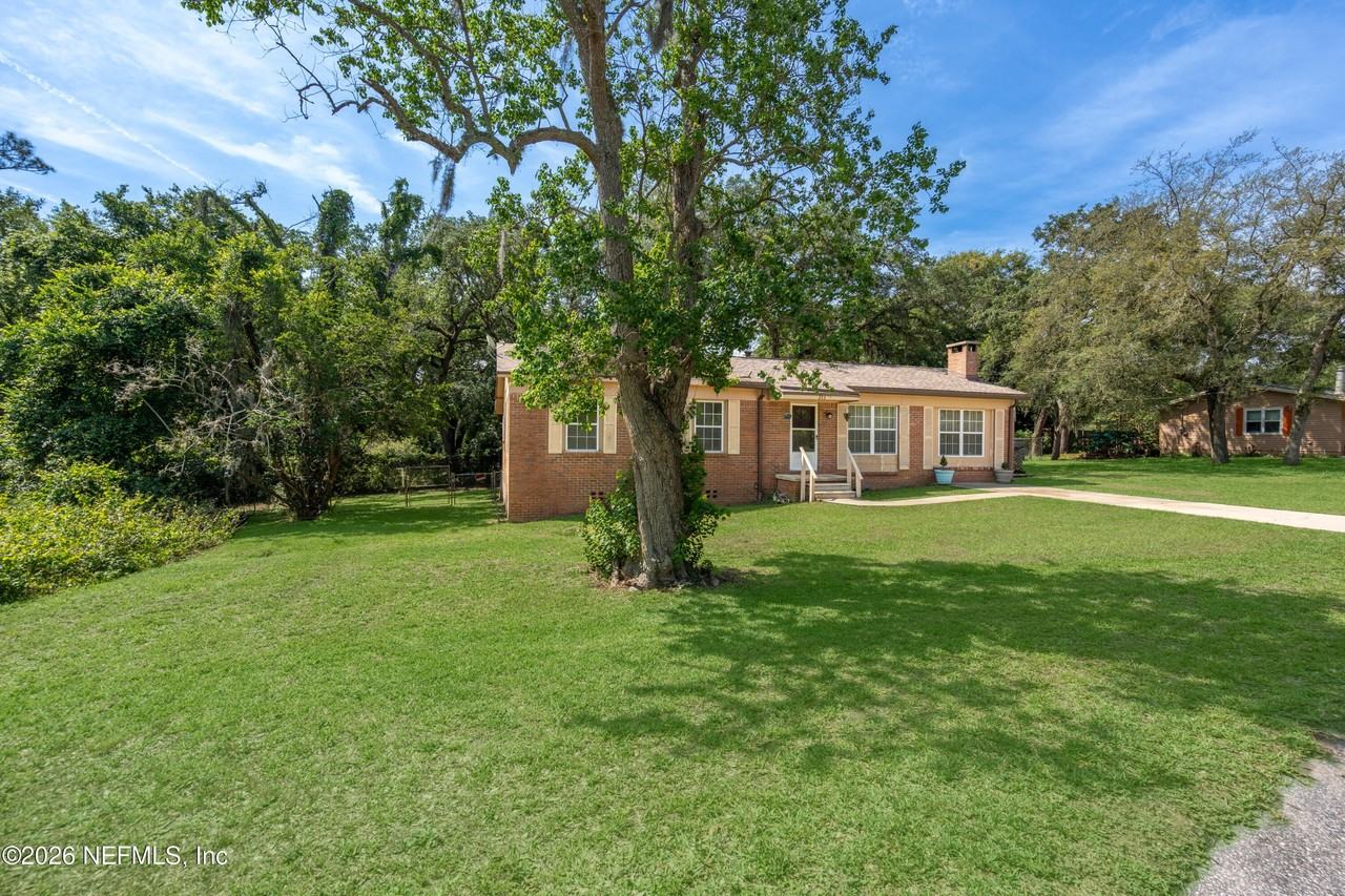 253 Cowry Rd - Photo 2 of 27