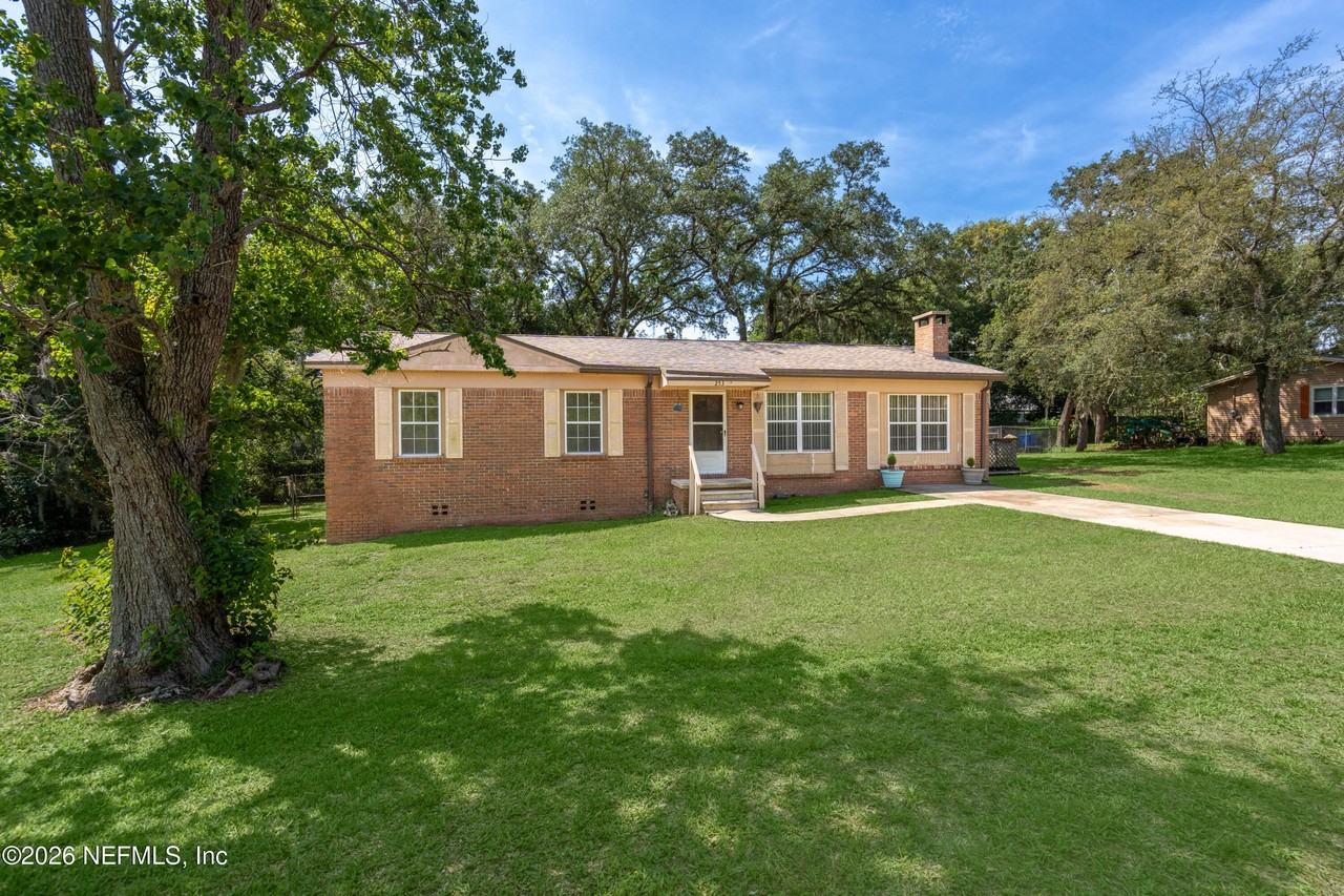 253 Cowry Rd - Photo 3 of 27