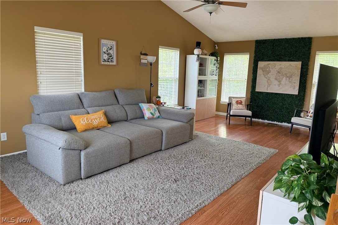 167 Creekledge Ln - Photo 3 of 32
