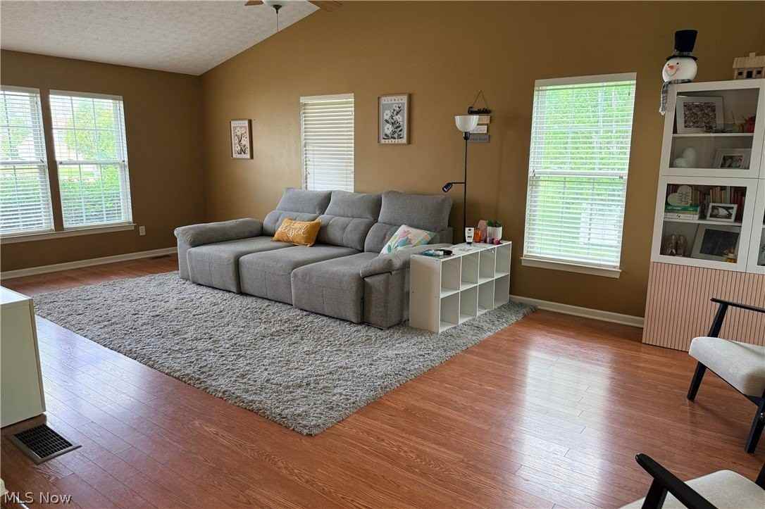 167 Creekledge Ln - Photo 4 of 32