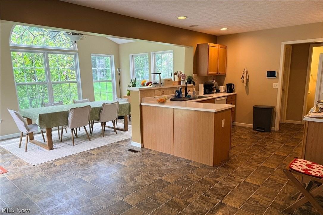 167 Creekledge Ln - Photo 7 of 32