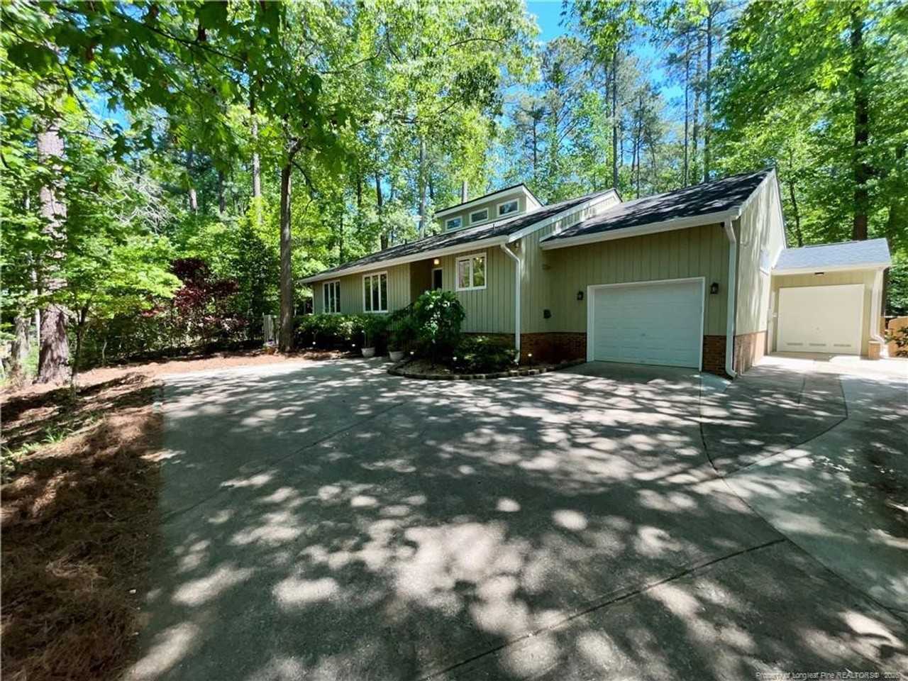 1710 Chateau Cir - Photo 3 of 46