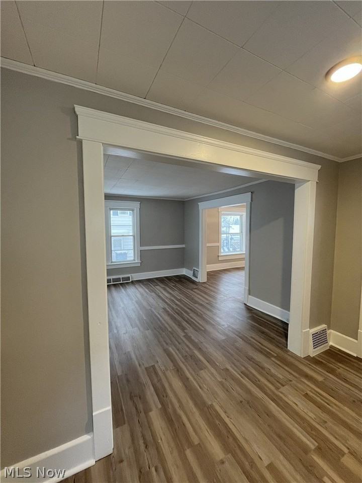 2110 12th St Sw - Photo 5 of 45