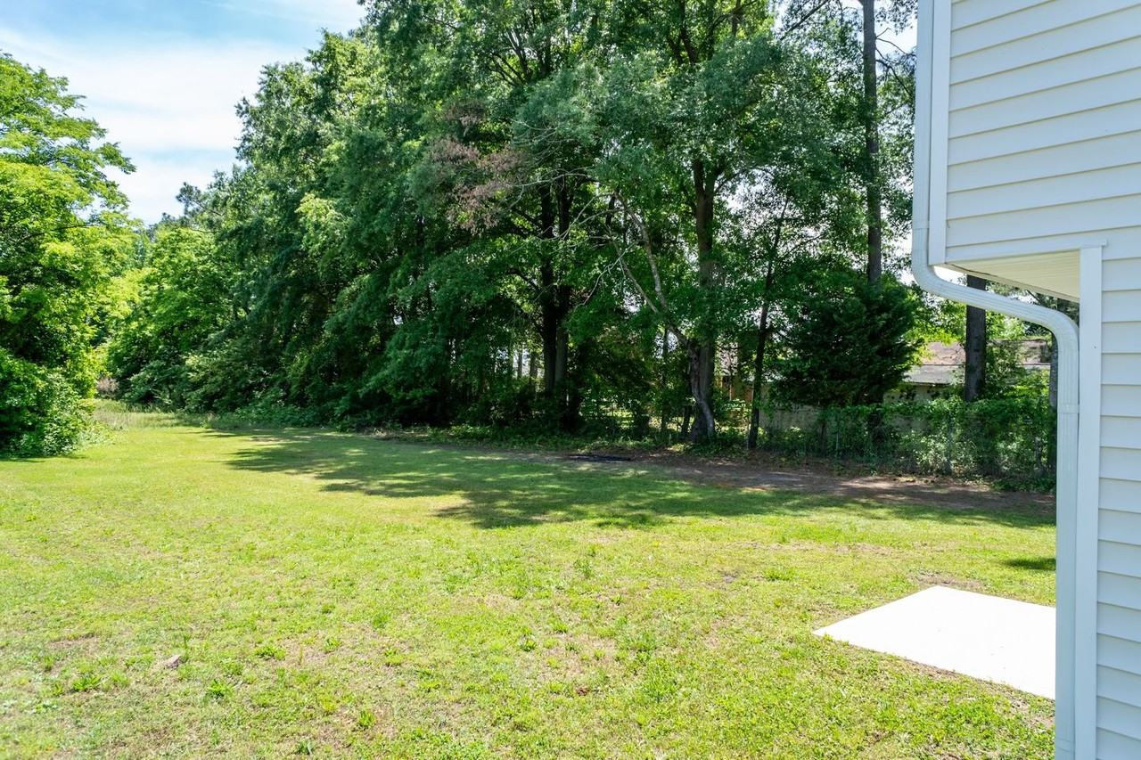 1108 Hugh St - Photo 7 of 30