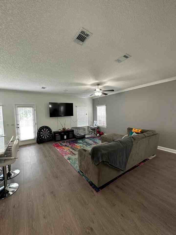 673 Fairview Cir #1 - Photo 3 of 20