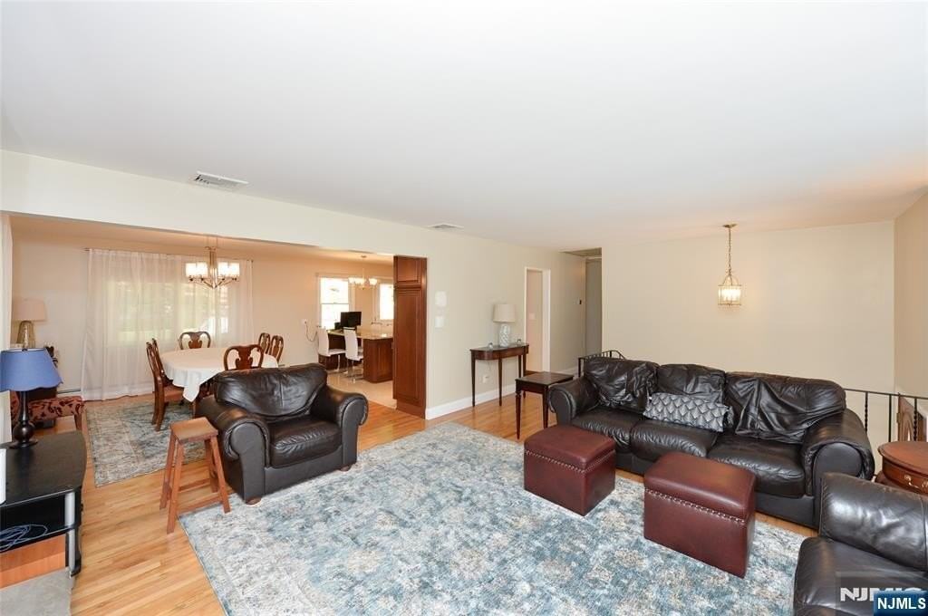 630 Van Emburgh Ave - Photo 5 of 32