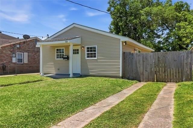 1720 Plaza Dr - Photo 2 of 14