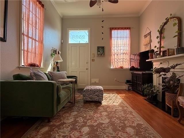 2523 Laurel St - Photo 3 of 9
